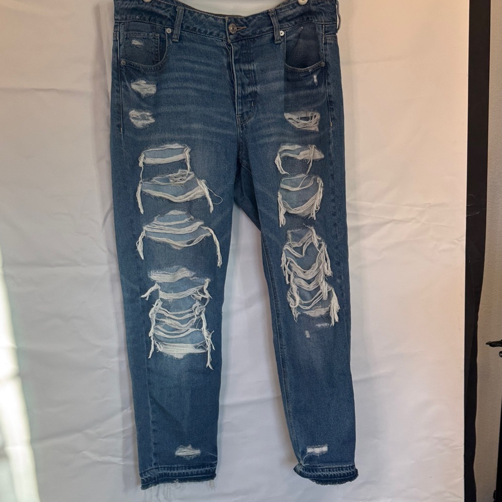 American Eagle Outfitters Ripped Blue Jeans